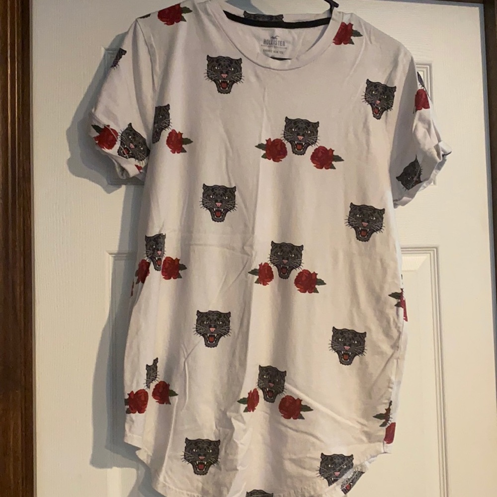 Men’s hollister tshirt size medium like new